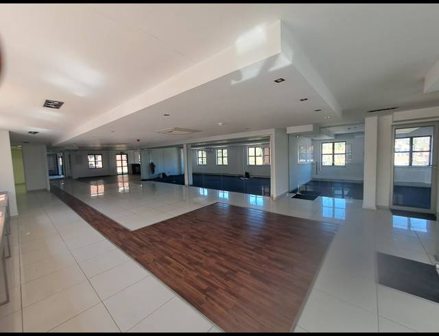 490M² OFFICE TO LET IN HYDE PARK